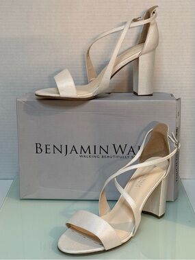 Benjamin Walk Micah Dyeable Ivory Block Heel Sandals Bridal Size 8.5